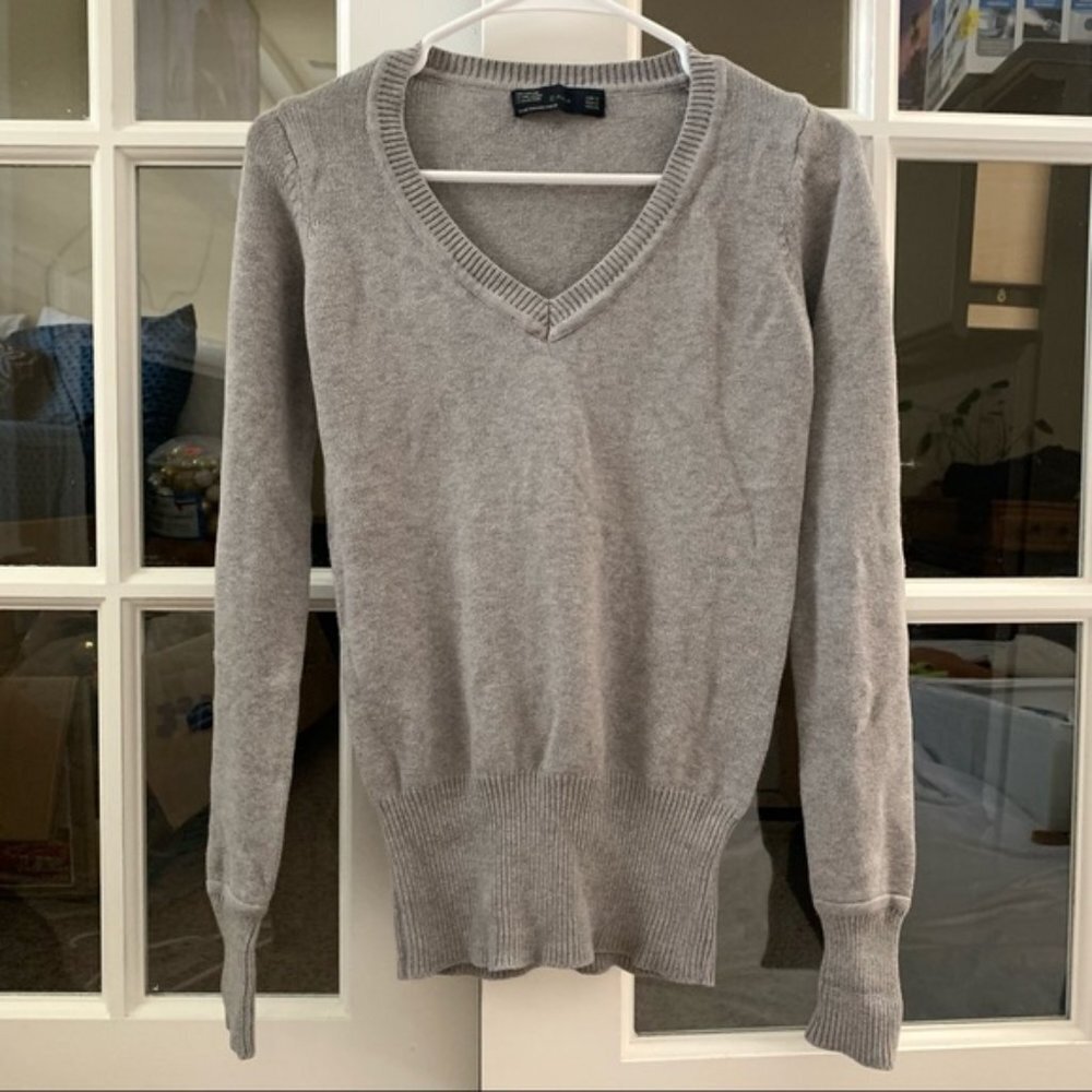 Zara women gray Long sleeves v neck ribbed stretch size small